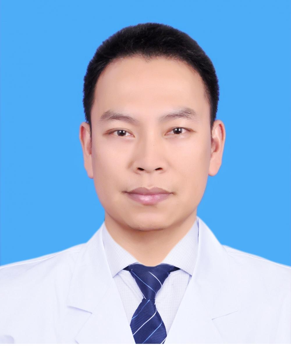 周 成
